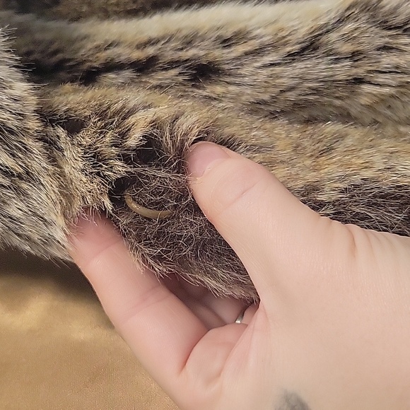 Lauren Ralph Lauren Faux Fur Vest - Picture 7 of 8